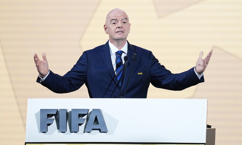 [国际足球]哈尔斯滕贝格传中 奥尔莫头球破门.